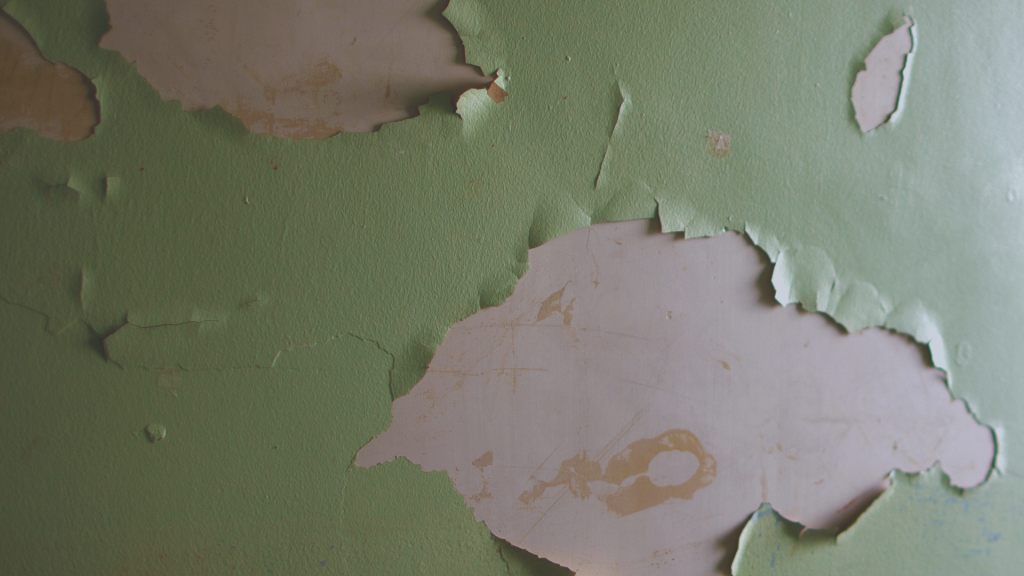 pictures of lead paint peeling in an apartment_new lead laws in ri